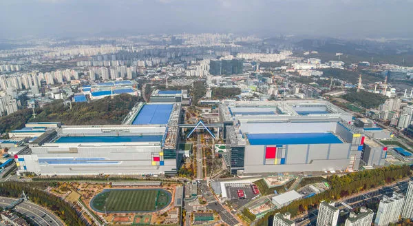 ▲▼三星電子位於南韓京畿道華城的半導體生產廠。（圖／路透社）