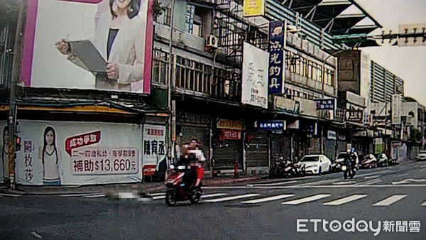 ▲南港所陳姓警員24日傍晚攔查未戴安全帽青少年騎士，鳴笛闖紅燈撞上對向左轉休旅車。（圖／記者張君豪翻攝）