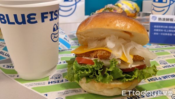 ▲吃得到石斑魚漢堡！首家台灣魚漢堡專賣「樂魚」試營運。（圖／記者黃士原攝）