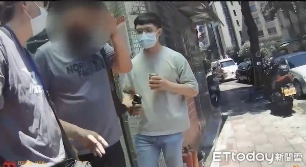 ▲黑衣人聚眾鬥毆，汐止警方事後火速逮捕涉案12人。（圖／記者張君豪翻攝）