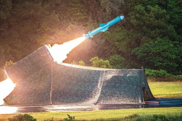 雄二飛彈是我國主力反艦飛彈，現在卻爆出機敏資訊恐遭外洩的疑慮。（國防部提供）