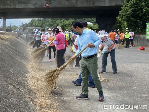 ▲第四河川局在濁水溪林內段的河槽河床設置地下水補注池，成效卓越，今年蓄水面積已增加至20公頃，等於添增一座隱形的湖山水庫。（圖／記者蔡佩旻翻攝）