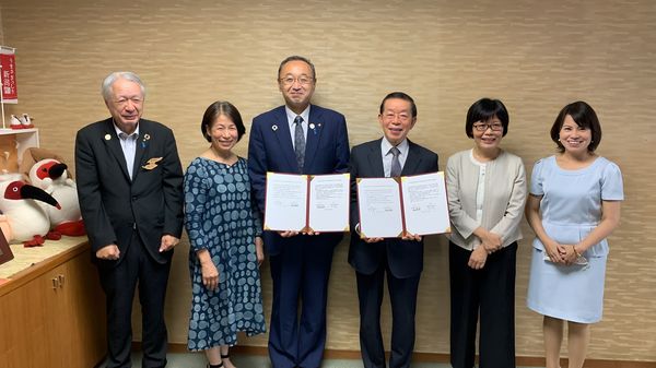 ▲▼黃土水作品〈山本悌二郎銅像〉返鄉，佐渡市與高雄市在進行友好交流合作備忘錄簽署儀式。（圖／文化部提供）