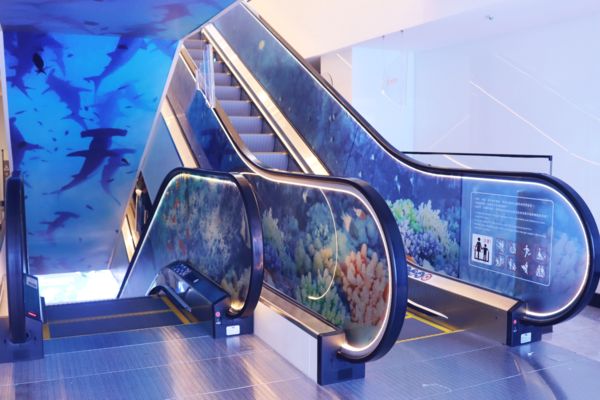 ▲▼宏匯增設手扶梯讓服務再升級。（圖／宏匯廣場提供）