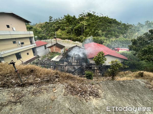 ▲▼ 嘉義縣竹崎鄉和平村火警 。（圖／記者翁伊森翻攝）