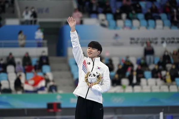 ▲▼2022年北京冬奧速度滑冰男子1500公尺銅牌的南韓選手金民錫             。（圖／達志影像／美聯社）