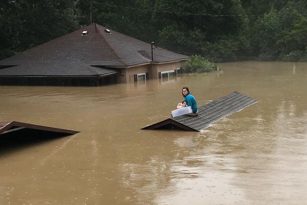 ▲▼ 肯塔基州東部極端暴雨引發洪災。（圖／翻攝自臉書）