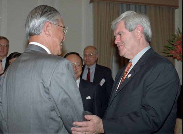 ▲▼前任眾議長金瑞契（Newt Gingrich）1997年訪台與時任總統李登輝、副總統連戰會面。（圖／達志影像／美聯社）