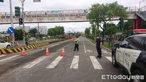 ▲屏東縣警力交通小蜜蜂督巡組」出擊，強力疏導屏鵝公路             。（圖／記者陳崑福翻攝，下同）