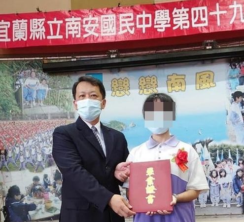 ▲南安國中男師騷擾案風波未停，校長吳殷宏辭職重批家長會長民粹霸凌。（圖／翻攝《吳殷宏臉書》）