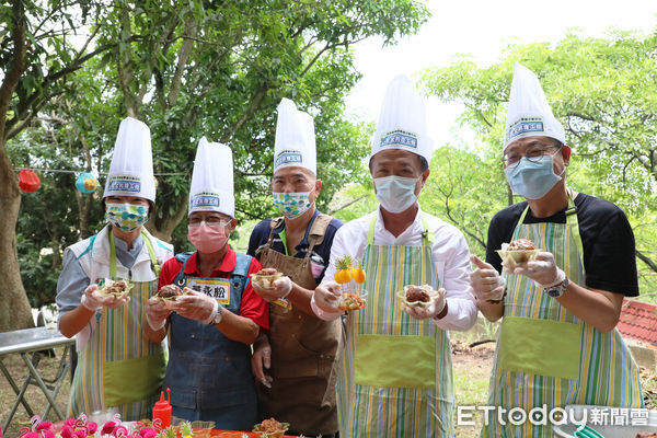 重視家人吃的健康　嘉義縣樂齡中心推型男上菜 | ETtoday地方新聞