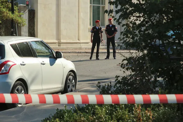 ▲▼  俄國在克里米亞塞凡堡的黑海艦隊總部31日遇襲，現場拉起封鎖線。（圖／路透）