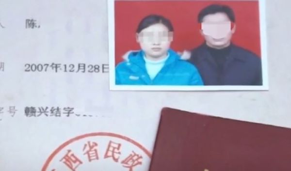 ▲▼結婚16年3個女兒都不是親生　他綠爆還被妻嗆：血緣那麼重要嗎？。（圖／翻攝微博）