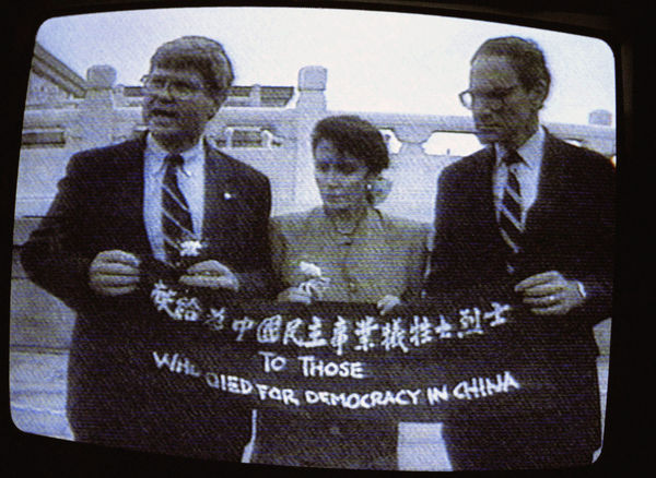 ▲▼1991年，裴洛西在中國爆發六四事件後，首度造訪天安門。（圖／達志影像／美聯社）