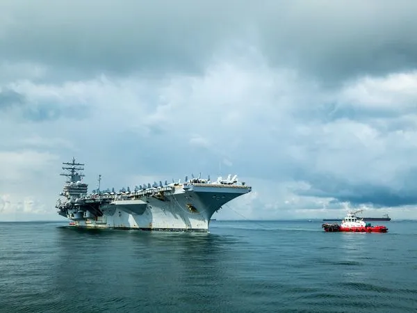 ▲▼美國航空母艦「雷根號」（USS Ronald Reagan）最近被發現進入菲律賓的海域。（圖／翻攝自推特）