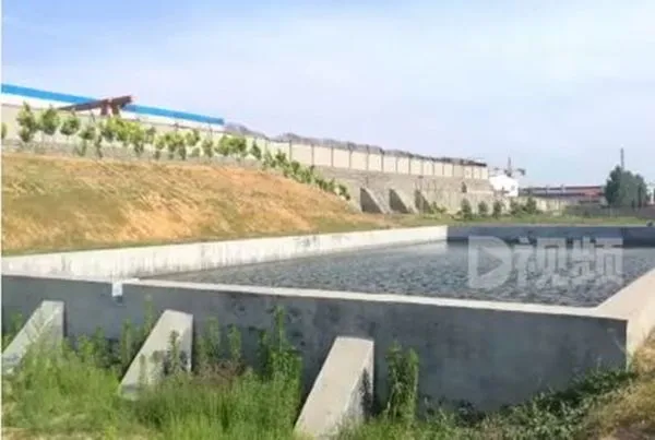 ▲▼小孩失足摔入蓄水池　親友下水搶救卻變6人溺死慘劇。（圖／翻攝自微博）