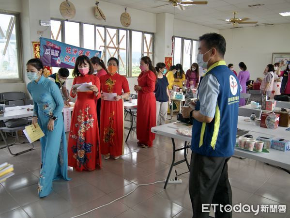 ▲移民署屏東縣服務站會同相關單位辦理「新住民模擬投票教學暨反賄選」家庭教育課程             。（圖／記者陳崑福翻攝，下同）