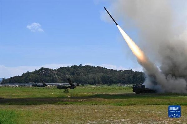 ▲▼ 8月4日，東部戰區陸軍某旅組織遠火分隊在台灣海峽組織實彈射擊，完成精確打擊任務。這是發射現場。            。（圖／翻攝 新華社）