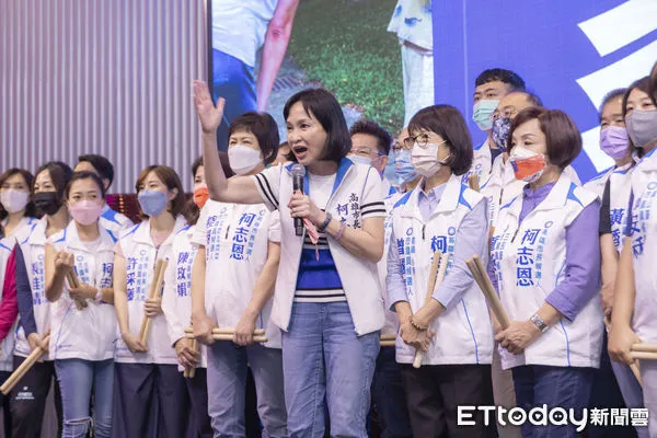 ▲▼柯志恩於鳳山和樂宴會館舉行「柯志恩大家族見面會」。（圖／記者許宥孺翻攝）