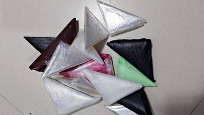 拆開好幾個都不是我要的！男抱怨媽媽愛摺「三角形塑膠袋」釣出海量苦主