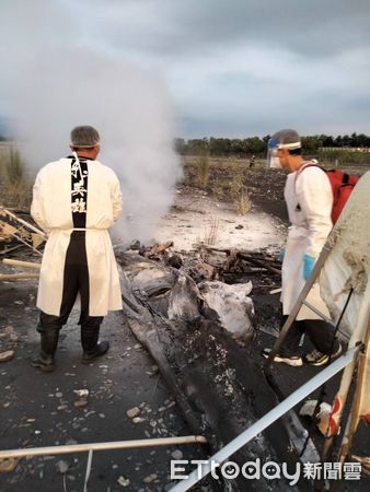 ▲▼屏東輕航機意外墜毀，一對父子當場身亡。（圖／莊全成提供）