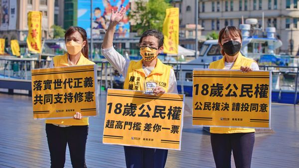 ▲「18歲公民權」最後一哩路　陳薇仲籲青年踴躍支持修憲。（圖／時代力量陳薇仲辦公室提供）