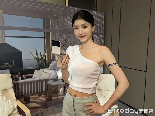 ▲三星摺疊機Galaxy Z Fold4、Galaxy Z Flip4（勿用 2100解禁）。（圖／記者陳俐穎攝）