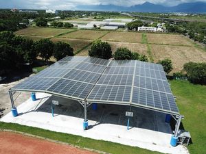 屏東不只學校球場、堤防會發電　劣地改種綠電重生變綠金