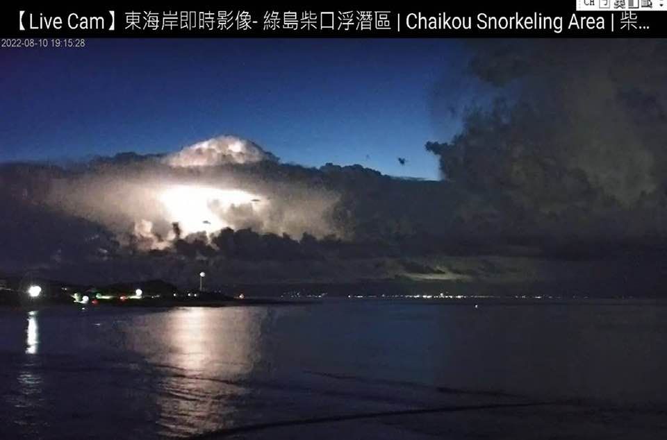 ▲台灣上空巨大對流雲系。（圖／翻攝自Facebook／鄭明典）