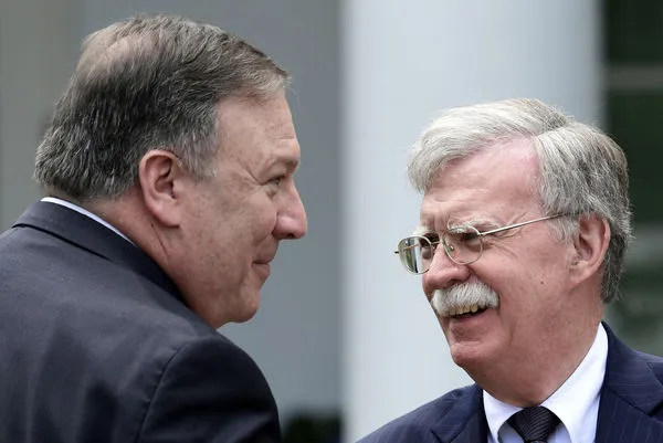 ▲▼ 美國前國務卿蓬佩奧（Mike Pompeo）與前白宮國安顧問波頓（John Bolton）。（圖／達志影像／美聯社）