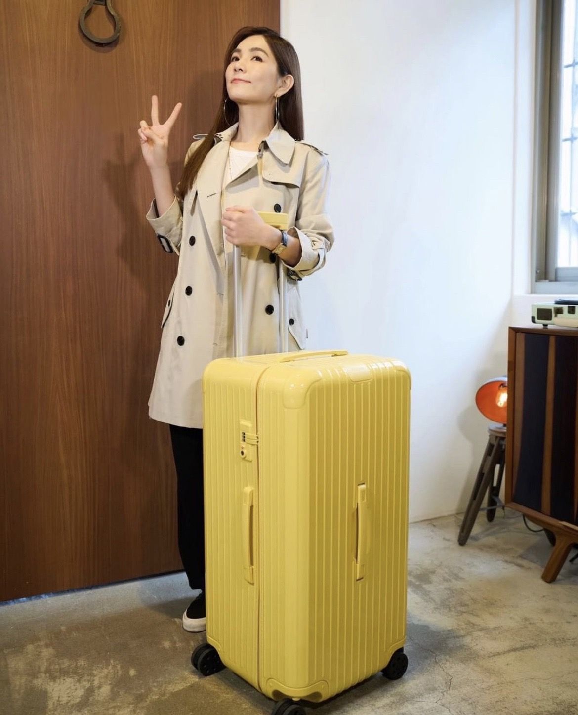 ▲黃色行李箱。（圖／翻攝自IG）