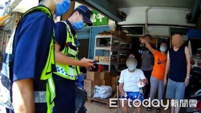 擔心金孫沒營養...高溫37度外出採買　翁頭暈跌倒雞蛋全破了