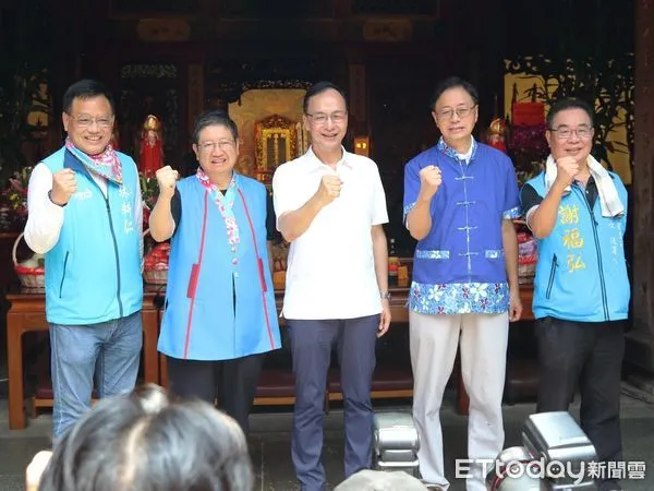 ▲▼國民黨主席朱立倫13日偕同桃竹竹苗４位縣長參選人至竹縣褒忠義民廟參拜，搶攻客家族群選票。（圖／謝福鴻競選總部提供）