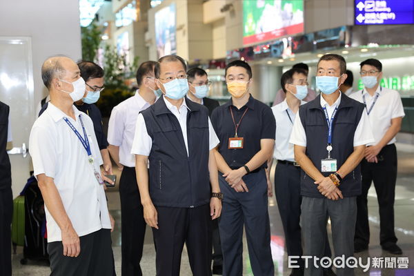 ▲▼        黃明昭視察桃機     。（圖／記者楊淑媛翻攝）