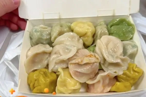 ▲原PO將8種口味各點2顆。（圖／翻攝自TikTok／pon_howard）