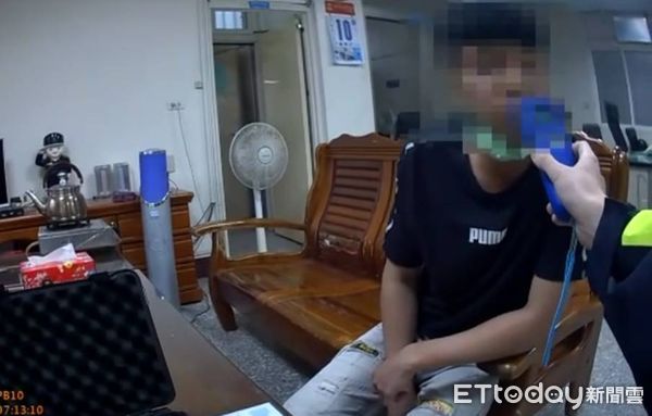 ▲▼王姓男子酒駕肇逃後竟找友人冒名頂替，２人互換上衣忘了換褲子，遭苗栗警方識破。（圖／記者蔡文淵翻攝）