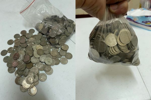 人夫500元零用錢全被換成5元硬幣。（圖／翻攝自Facebook／爆廢公社公開版）