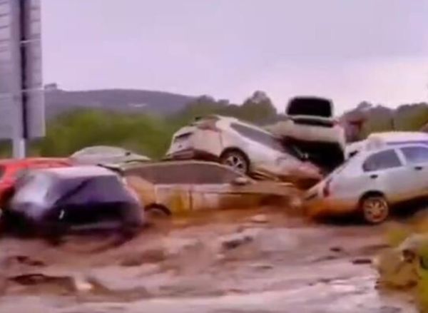 ▲▼青海大通發生山洪　已造成4人死亡27人失聯。（圖／翻攝微博）