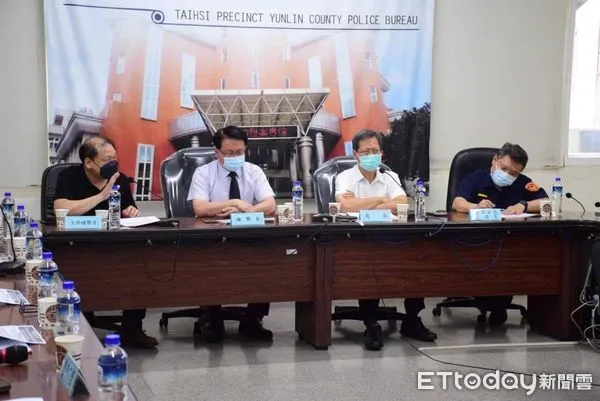 ▲雲林縣警察局由局長李謀旺巡迴各分局視察整備查賄制暴情形，首場視察與雲林地檢署檢察長張春暉一同前往臺西分局。（圖／記者蔡佩旻翻攝）