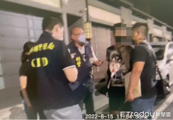 ▲居住西螺25歲魏姓男子上月27日遭人蛇集團成員帶離家後，直接前往申辦護照準備出境。（圖／記者蔡佩旻翻攝）