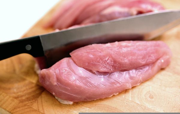 ▲▼切肉、砧板、菜刀。（示意圖／取自免費圖庫pixabay）