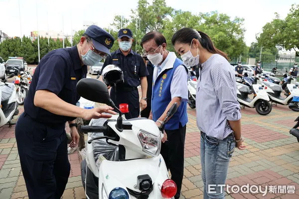 ▲南投縣警局舉辦111年度警用汽、機車授車及校閱儀式。（圖／南投縣政府提供，下同）