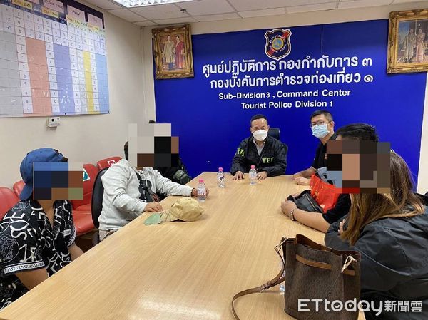 ▲刑事局駐外聯絡官21日深夜順利從泰國救回遭拘禁在柬埔寨的5名台灣民眾。（圖／記者張君豪翻攝）