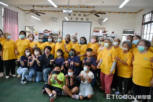 ▲台東縣府攜手東大媒合原專班遴選照服員。（圖／記者楊漢聲翻攝）