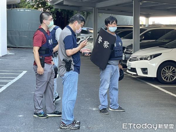 ▲▼台南殺警案,三分局員警整裝出動,陳偉捷。（圖／記者許展溢翻攝）