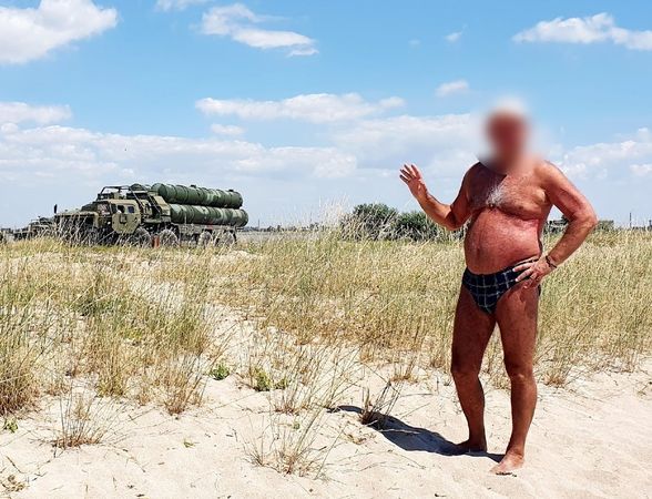 ▲▼ 俄羅斯遊客到克里米亞拍照紀念，意外揭露俄軍S-400防空系統的位置。（圖／翻攝自推特）