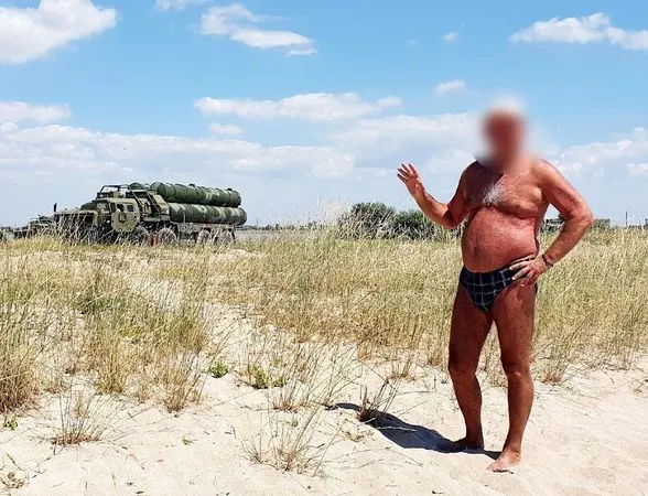 ▲▼ 俄羅斯遊客到克里米亞拍照紀念，意外揭露俄軍S-400防空系統的位置。（圖／翻攝自推特）