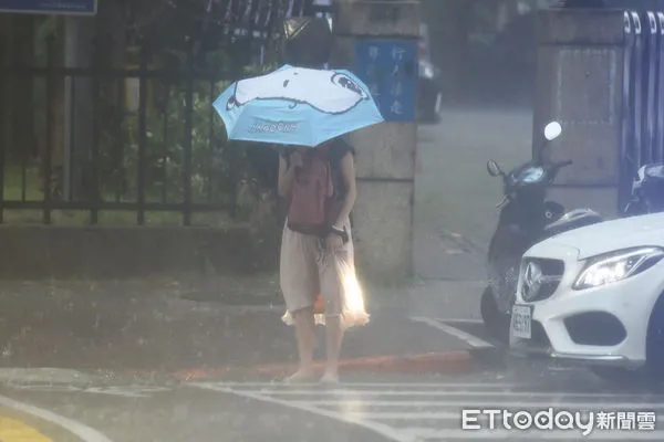 ▲周日起部分地區將出現降雨。（圖／記者陳煥丞攝）