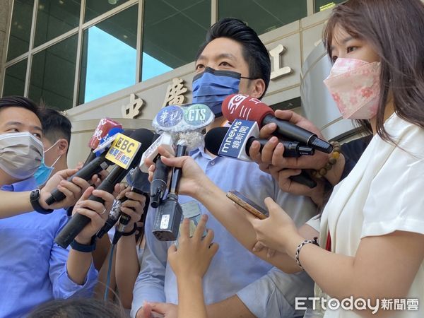 拋育兒政見遭質疑「沒辦法解決問題」　蔣萬安駁：不是無意義花錢 | ETt