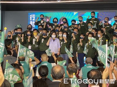 現身競選總部力挺蔡其昌 蔡英文:台中是未來發展重心